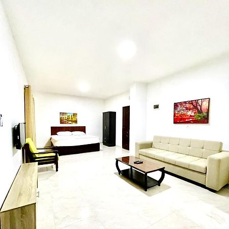 Faraseen Apartments Al Qastal Ngoại thất bức ảnh
