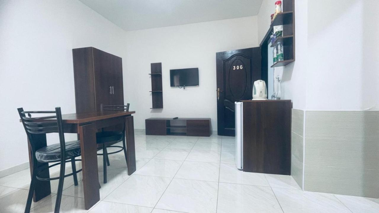 Faraseen Apartments Al Qastal Ngoại thất bức ảnh
